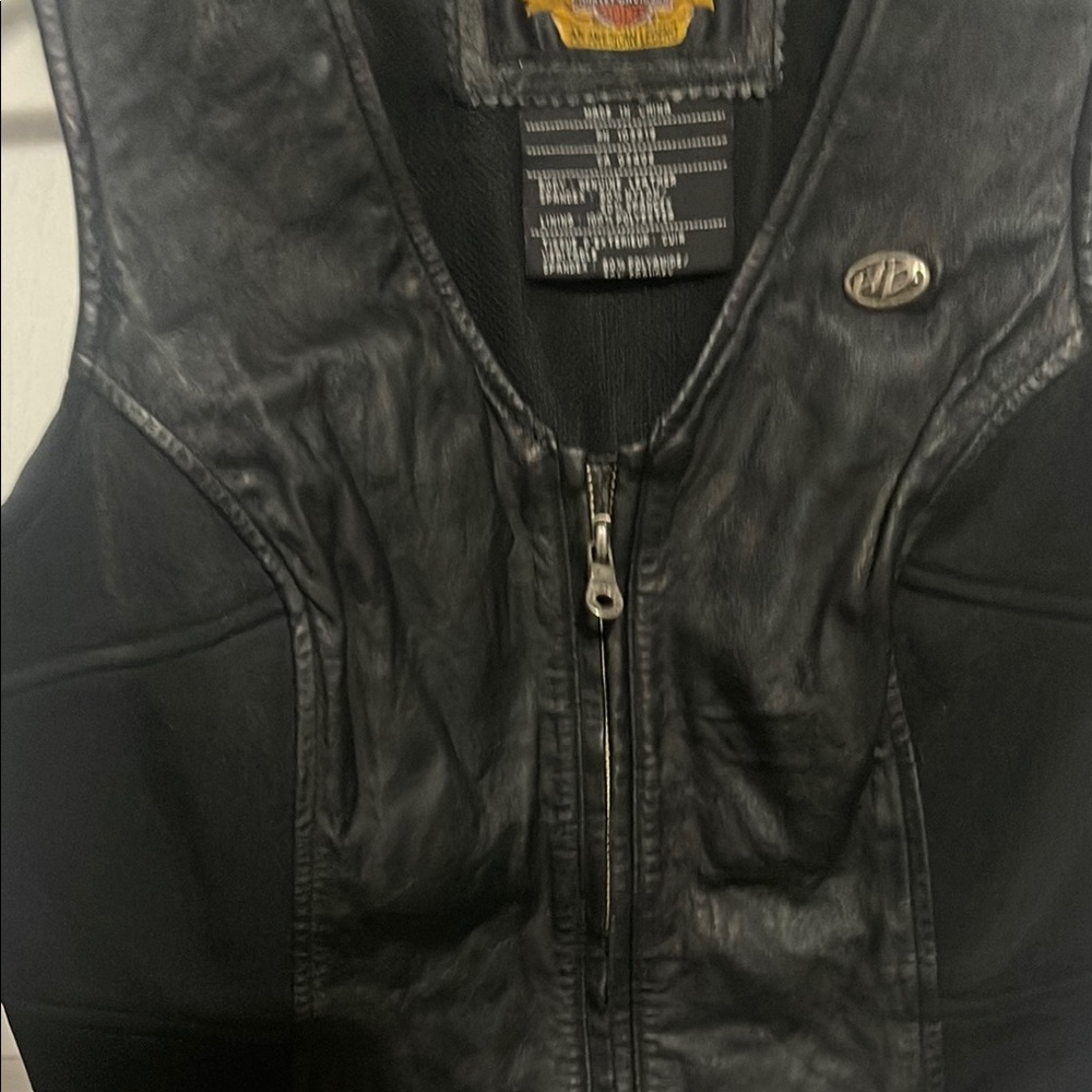 Black Leather Motorcycle Vest Ladies - Picture 6 of 6